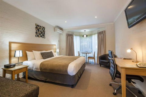 COMFORT INN COACH AND BUSHMANS - Coogee Beach Accommodation 1