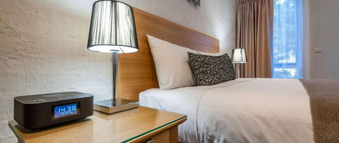 COMFORT INN COACH AND BUSHMANS - Coogee Beach Accommodation 3