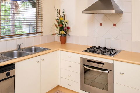 The Lakes Cairns Resort - Coogee Beach Accommodation 1