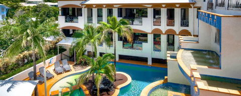 Regal Port Douglas - Coogee Beach Accommodation 4