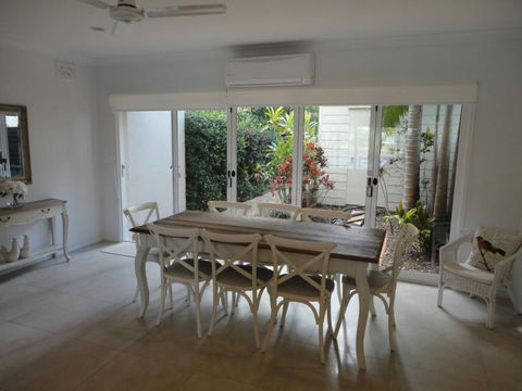 Noosa Entrance Waterfront Resort - Coogee Beach Accommodation 0