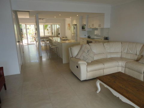 Noosa Entrance Waterfront Resort - Coogee Beach Accommodation 2