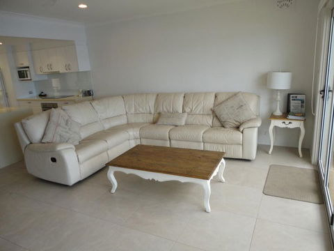Noosa Entrance Waterfront Resort - Coogee Beach Accommodation 14