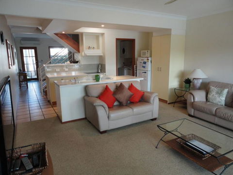 Noosa Entrance Waterfront Resort - Coogee Beach Accommodation 8