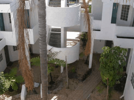 Cambridge Atrium - Coogee Beach Accommodation 4