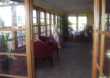 Hermitage Lodge - Coogee Beach Accommodation 3