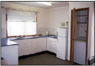 Lakes Jakaranda Holiday Units - Coogee Beach Accommodation 4