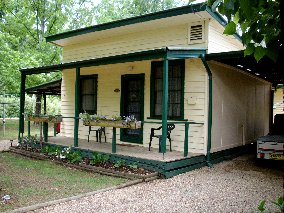 Pioneer Garden Cottages - Coogee Beach Accommodation 0