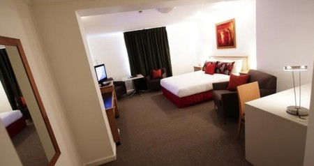 Townhouse Hotel - Coogee Beach Accommodation 0