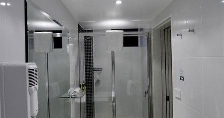 Townhouse Hotel - Coogee Beach Accommodation 3