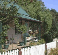 Trines Cottage - Coogee Beach Accommodation