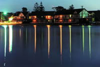 Clan Lakeside Lodge - Coogee Beach Accommodation 0