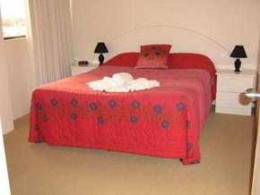 Beachfront Towers - Coogee Beach Accommodation 3