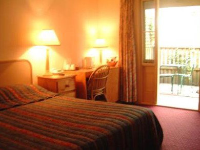 Mclaren Hotel - Coogee Beach Accommodation 4