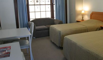 Colonial Lodge Motor Inn - Coogee Beach Accommodation 1