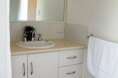 Clarks Beach Apartment - Coogee Beach Accommodation 2