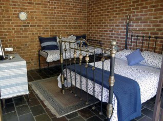 Araluen Old Courthouse - Coogee Beach Accommodation 4