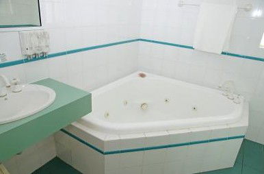 Sapphire Waters Motor Inn - Coogee Beach Accommodation 3