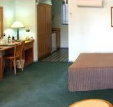 Young Federation Motor Inn - Coogee Beach Accommodation