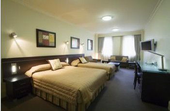 Hyde Park Inn - Coogee Beach Accommodation 0