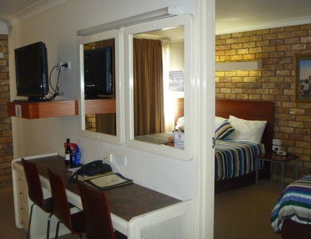 Burke And Wills Motor Inn Kingaroy - Coogee Beach Accommodation 2