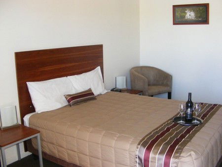Burke And Wills Motor Inn Kingaroy - Coogee Beach Accommodation 3