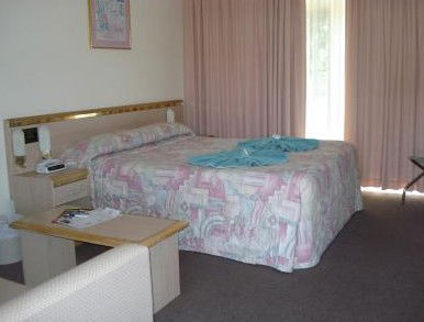 Colonial Motor Lodge - Coogee Beach Accommodation 3
