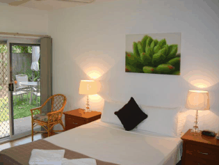Cairns Reef Apartments And Motel - Coogee Beach Accommodation 2