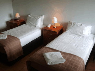 Cairns Reef Apartments And Motel - Coogee Beach Accommodation 3