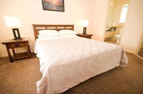 Trinity Waters Apartments - Coogee Beach Accommodation 4