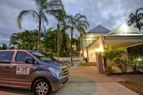 Reef Palms - Coogee Beach Accommodation 0