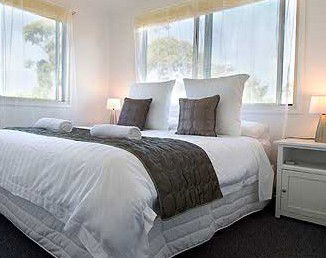 Mornington Motel - Coogee Beach Accommodation 0