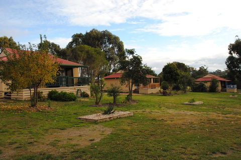 Lakes Entrance Country Cottages - Coogee Beach Accommodation 0