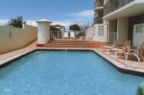 Golden Sands Holiday Apartments - Coogee Beach Accommodation 4