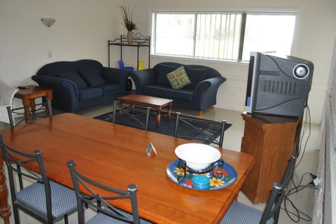 Maroochy Sands Holiday Units - Coogee Beach Accommodation 2
