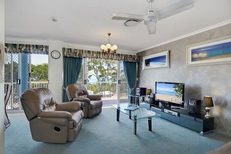 White Crest Luxury Apartments - Coogee Beach Accommodation 4
