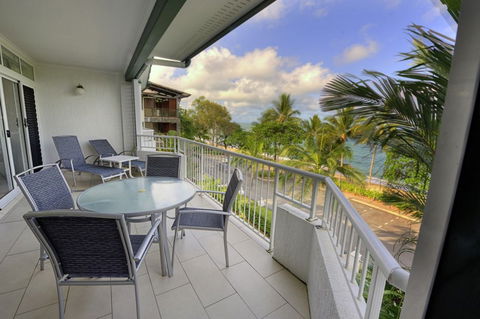 Costa Royale Beachfront Apartments - Coogee Beach Accommodation 4