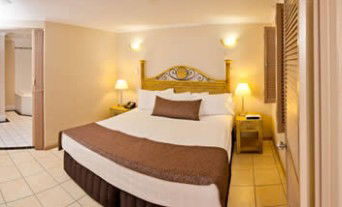 Regal Port Douglas - Coogee Beach Accommodation 3