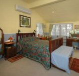 Main Creek Bower - Coogee Beach Accommodation