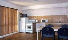 Alice Tourist Apartments - Coogee Beach Accommodation 2