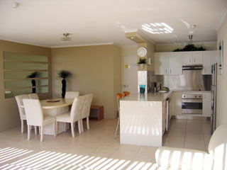 Beachfront Towers - Coogee Beach Accommodation 9