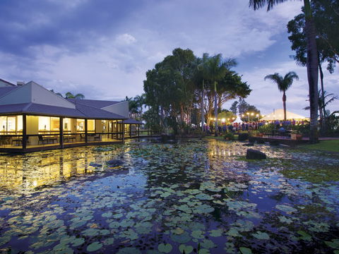 Oaks Oasis - Coogee Beach Accommodation 1
