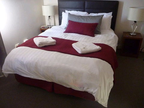 Regal Apartments - Coogee Beach Accommodation 3