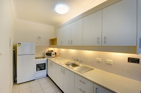 Absolute Beachfront Smugglers On The Beach - Coogee Beach Accommodation 2