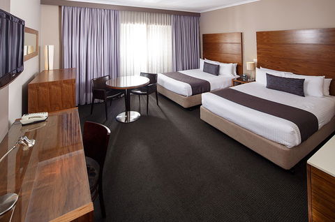 Quality Hotel Dickson - Coogee Beach Accommodation 1