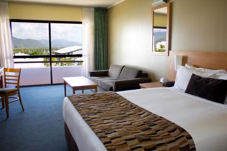 Rydges Plaza Cairns - Coogee Beach Accommodation 3