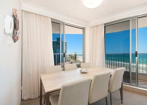 Beachside Tower - Coogee Beach Accommodation 2