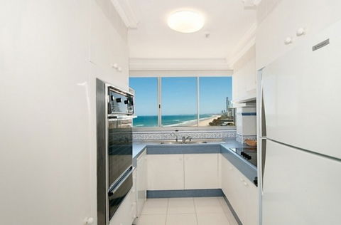 Beachside Tower - Coogee Beach Accommodation 3