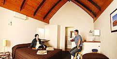 Desert Palms Resort - Coogee Beach Accommodation 0