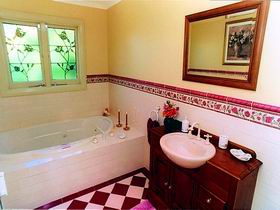 Frieda's Cottage - Coogee Beach Accommodation 0